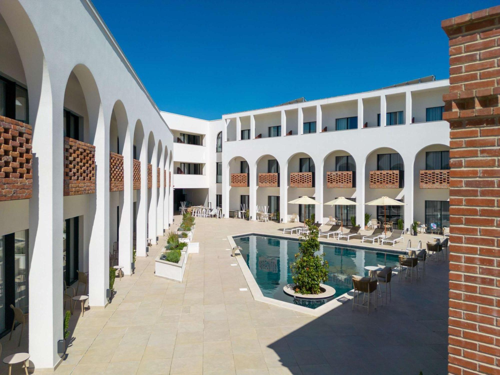 Mercure Conacul Cozieni Pasarea Buitenkant foto