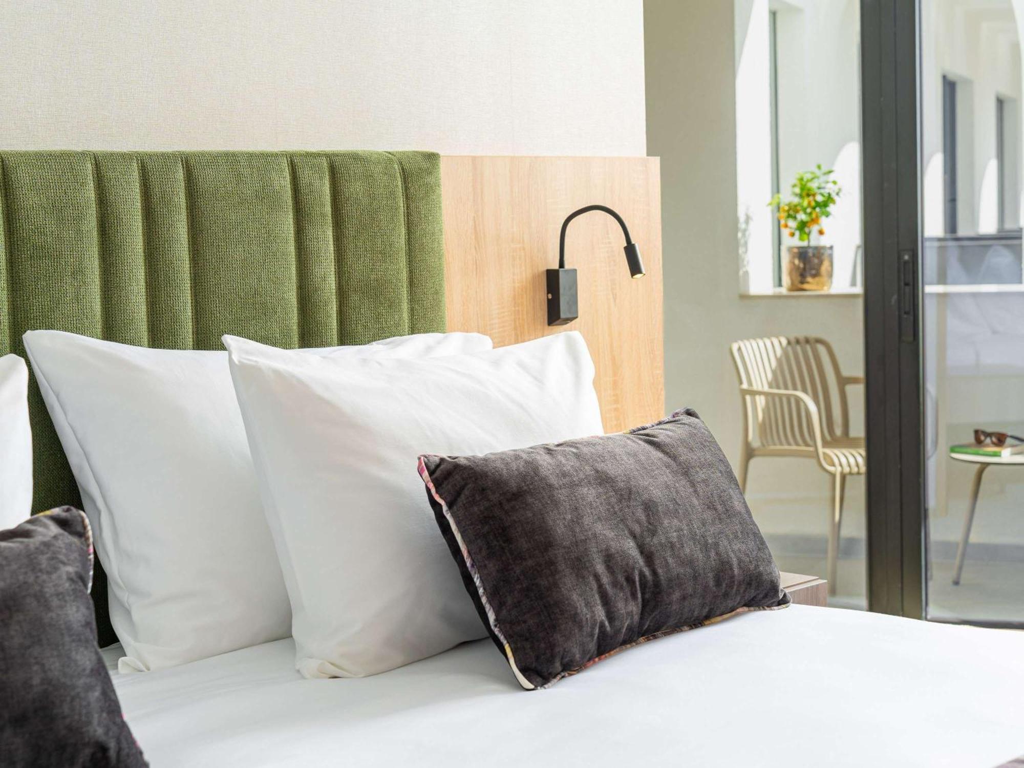 Mercure Conacul Cozieni Pasarea Buitenkant foto