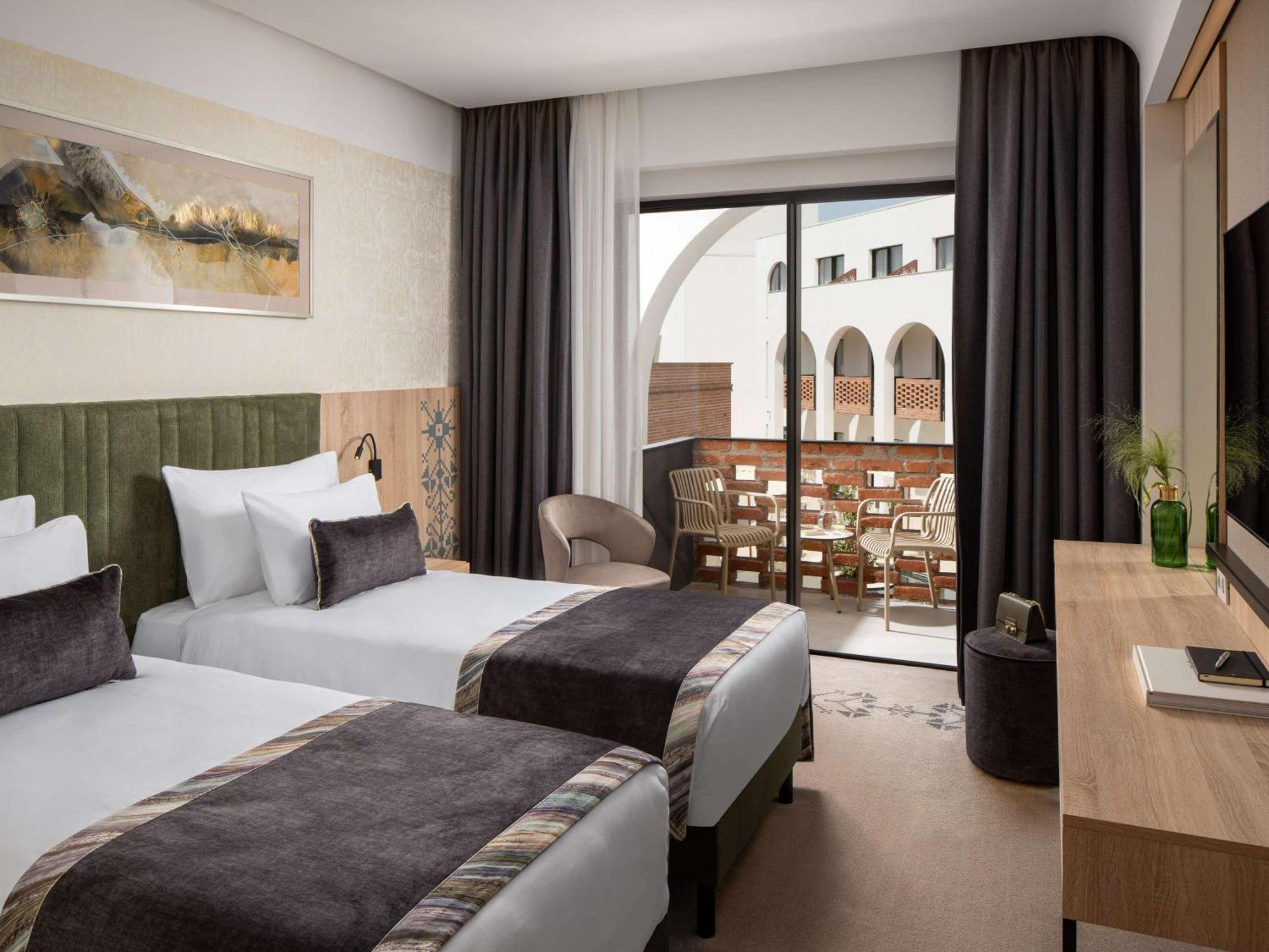 Mercure Conacul Cozieni Pasarea Buitenkant foto