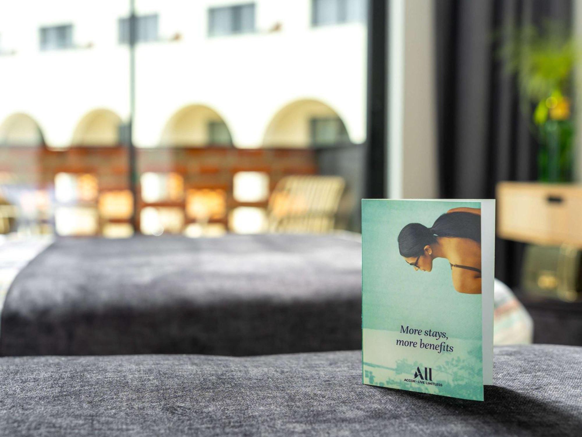 Mercure Conacul Cozieni Pasarea Buitenkant foto