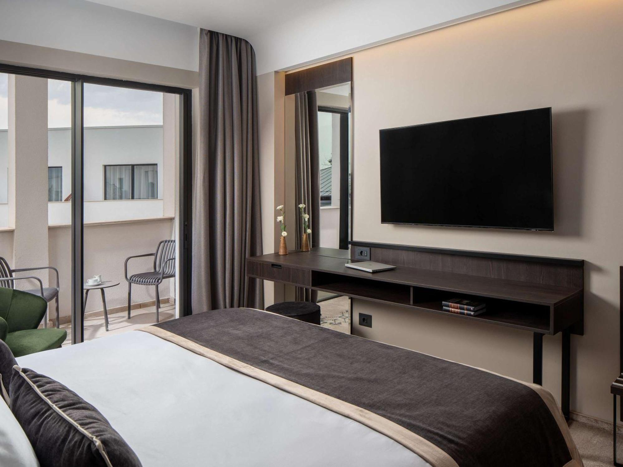 Mercure Conacul Cozieni Pasarea Buitenkant foto